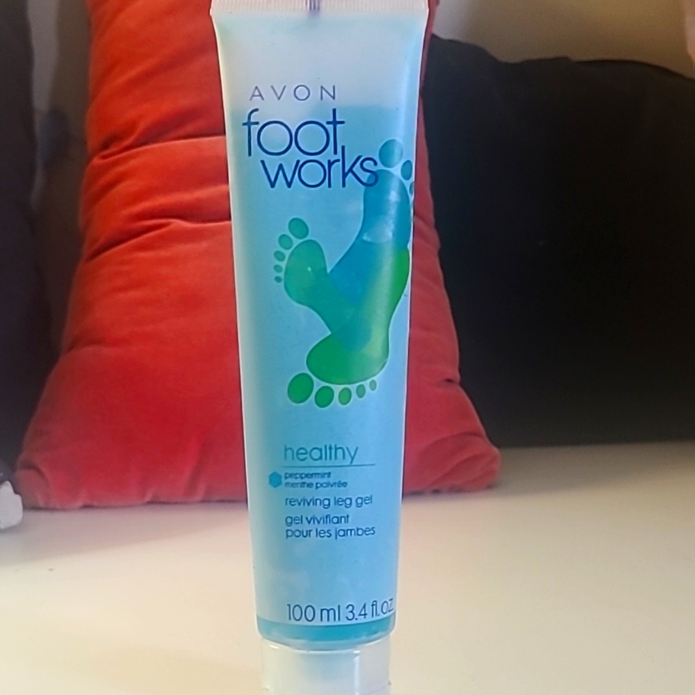 AVON Foot Works Healthy PEPPERMINT REVIVING LEG GEL